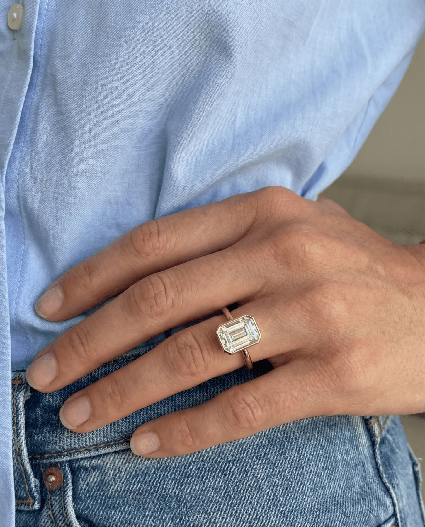Penumbra Bezel Set Engagement Ring With Emerald Cut - Image 4