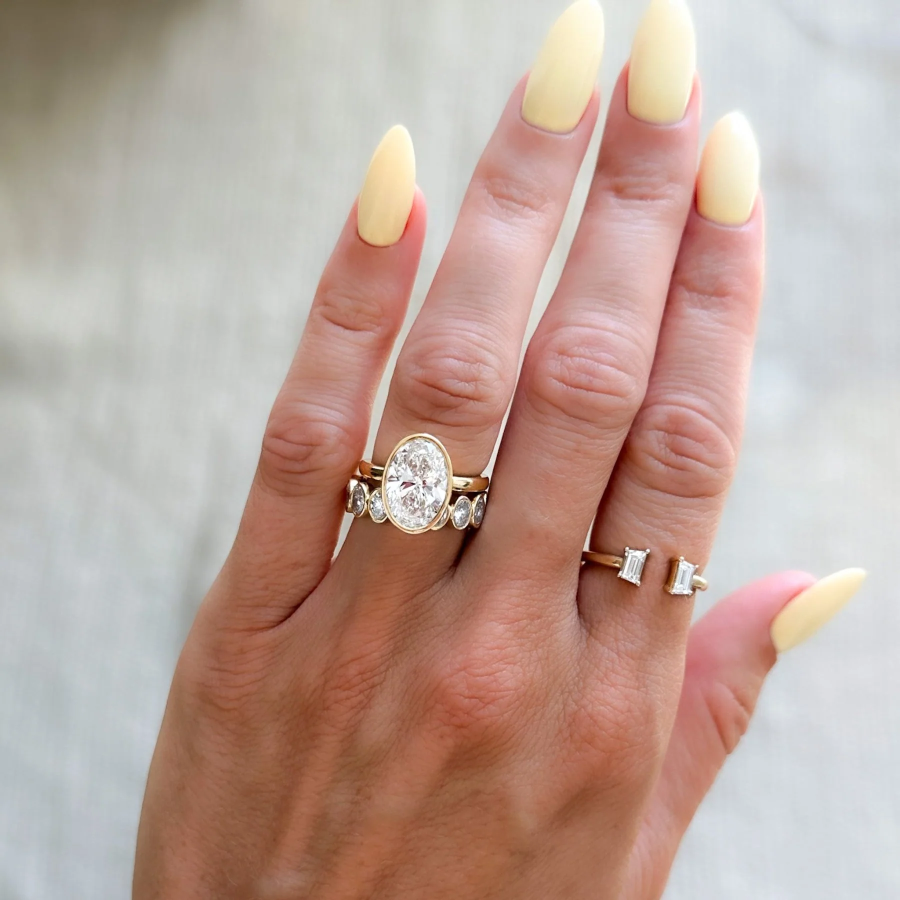 Penumbra Bezel Set Engagement Ring With Oval Cut - Image 10