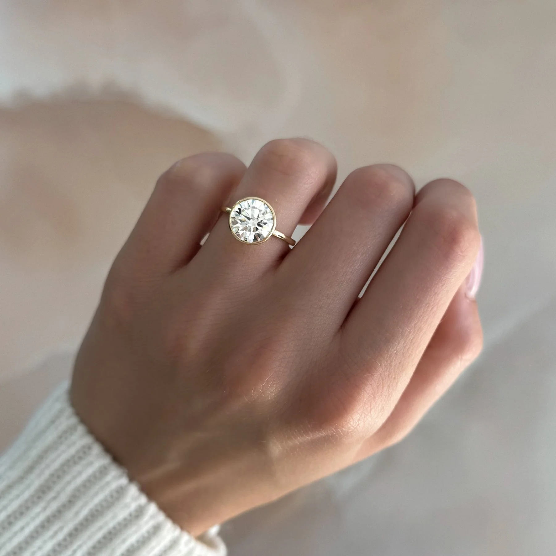 Penumbra Bezel Set Engagement Ring With Round Cut - Image 3