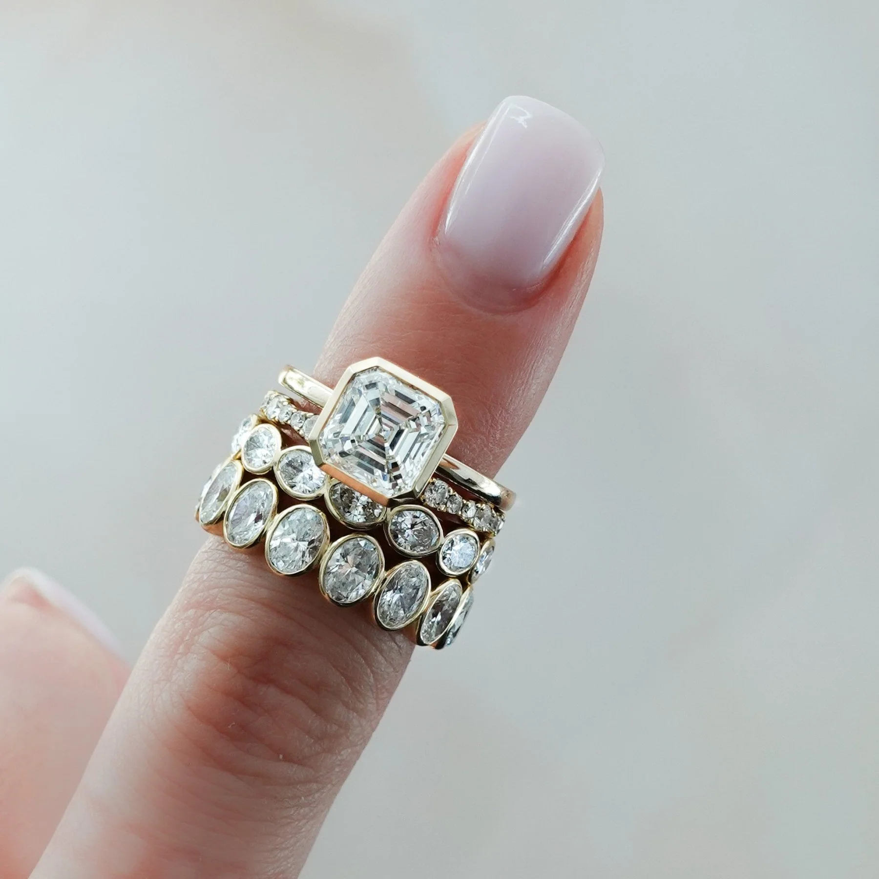 Midi Bezel Set Eternity Band With Oval Cuts - Image 2