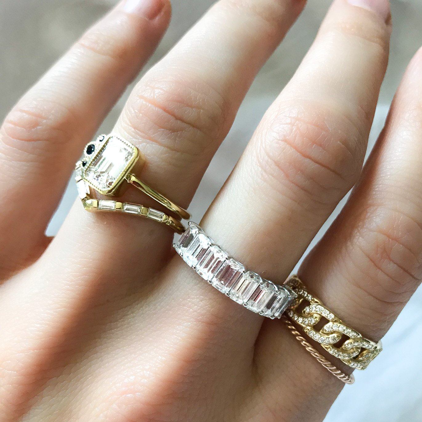 Chevron Baguette Wedding band - Image 5