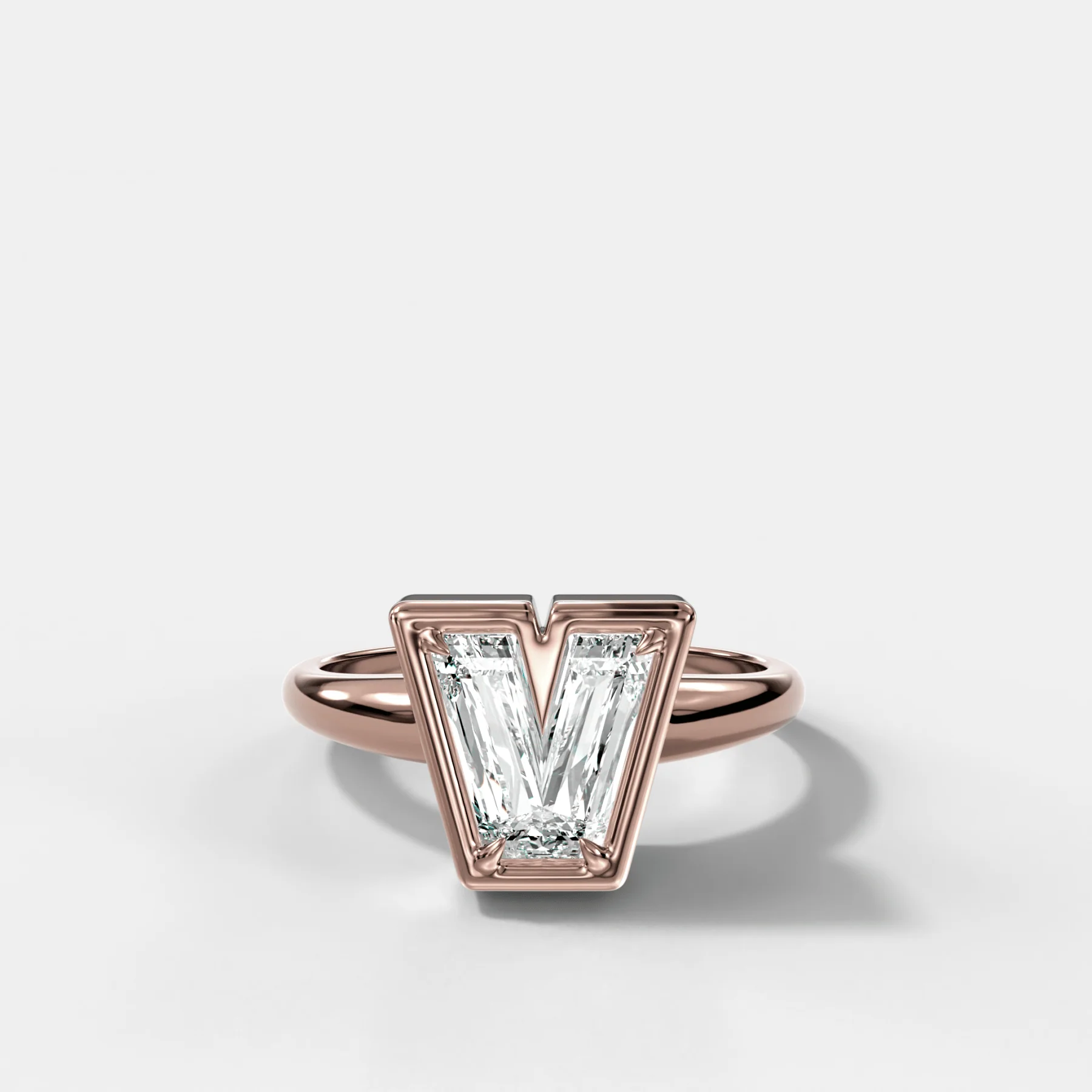 Club Diamond Initial Ring - Letter V - Image 4