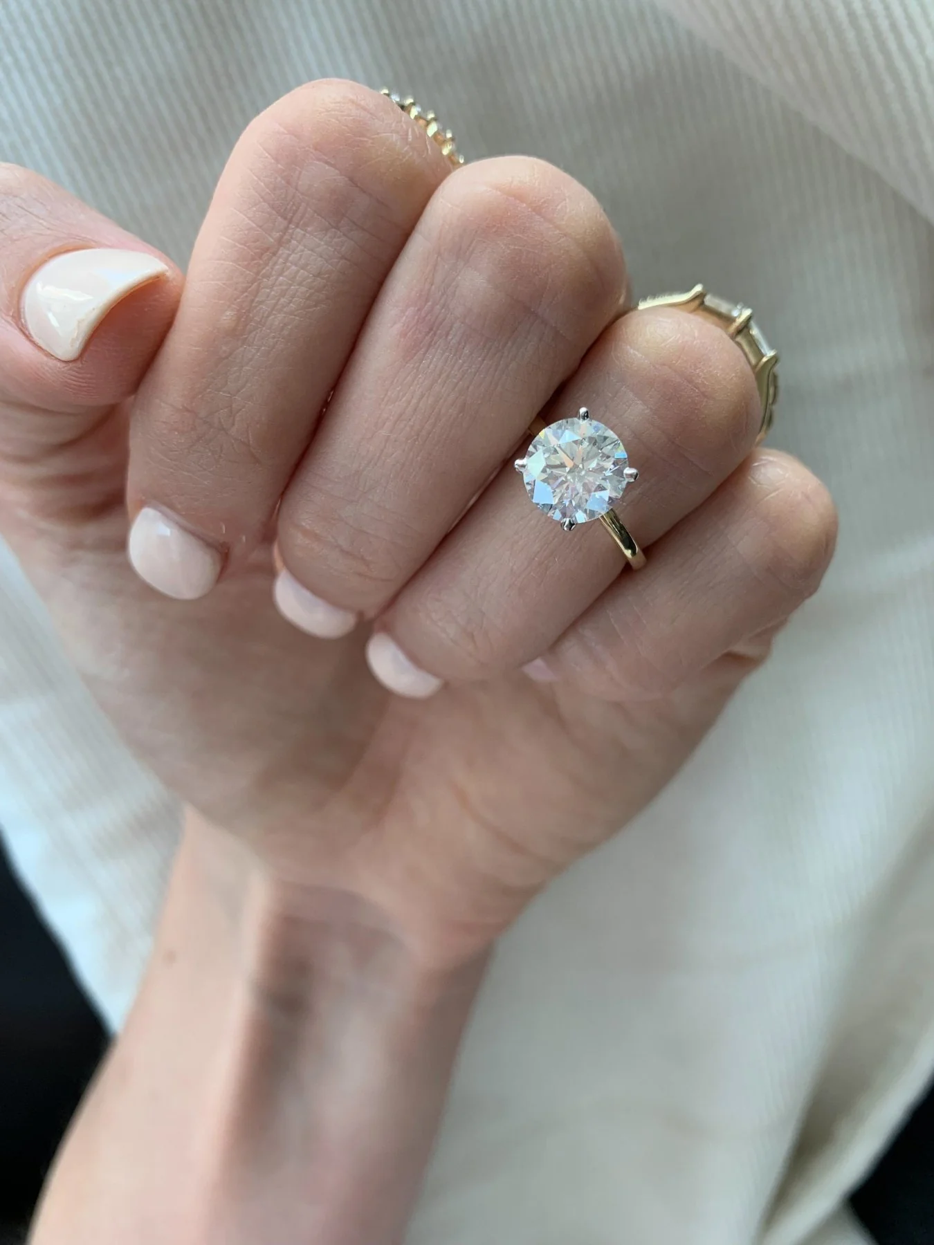 Crescent Solitaire Engagement Ring With Round Cut Diamond - Image 5