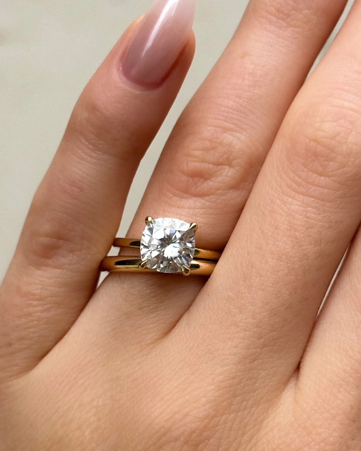 Donut Rounded Wedding Band 2.5mm - Image 2