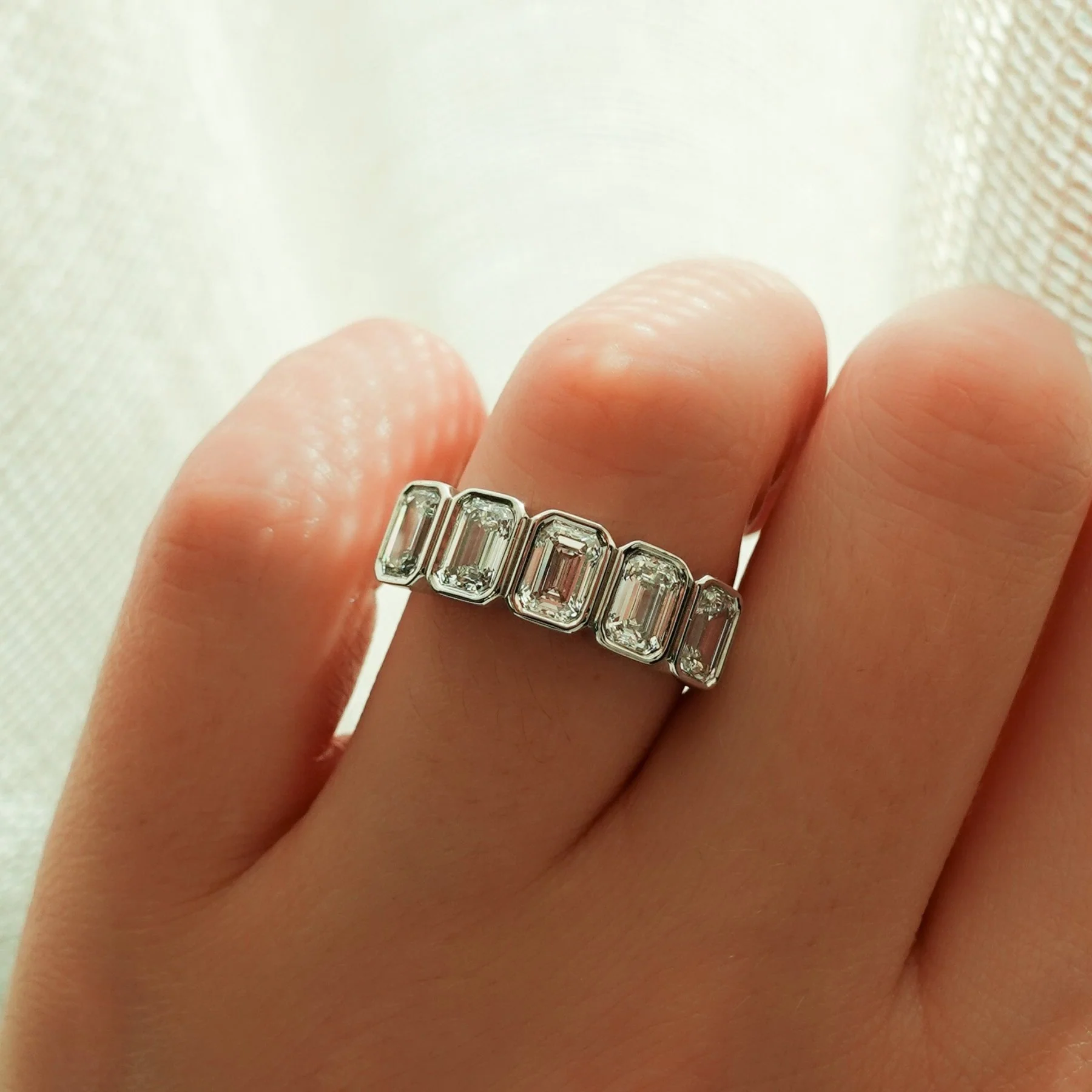 Five Stone Bezel Set Diamond Band With Emerald Cuts (2.50ctw) - Image 2