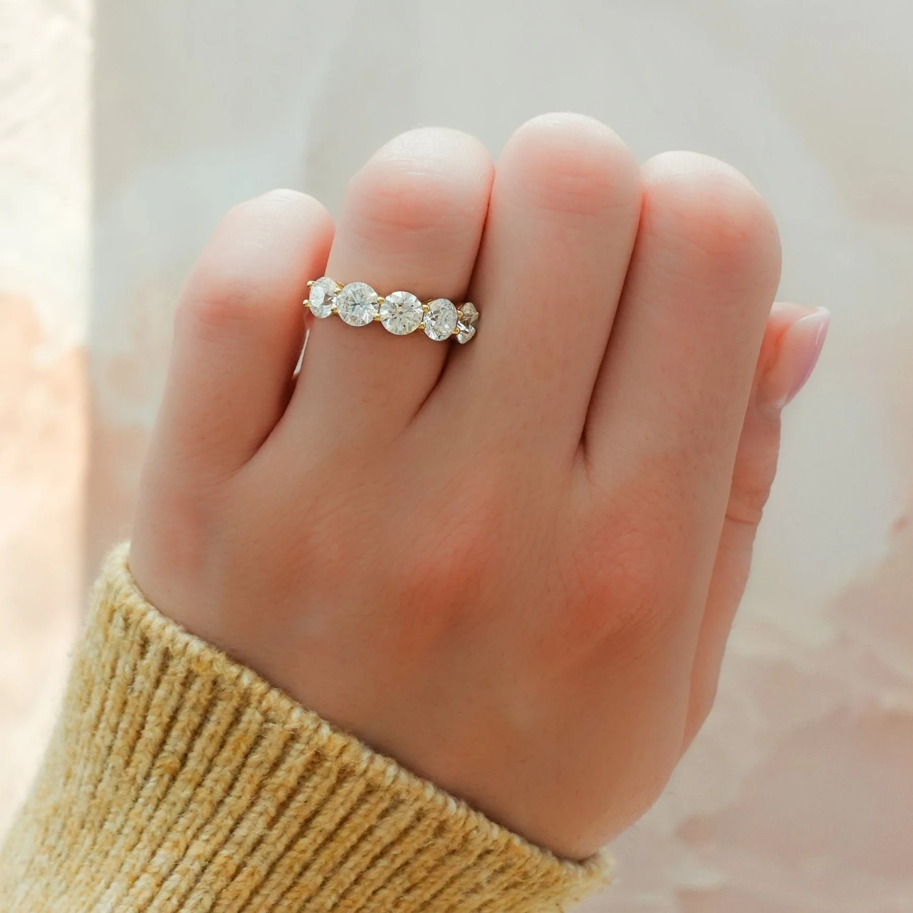 Five Stone Shared Prong Diamond Band With Round Cuts (2.50ctw) - Image 2
