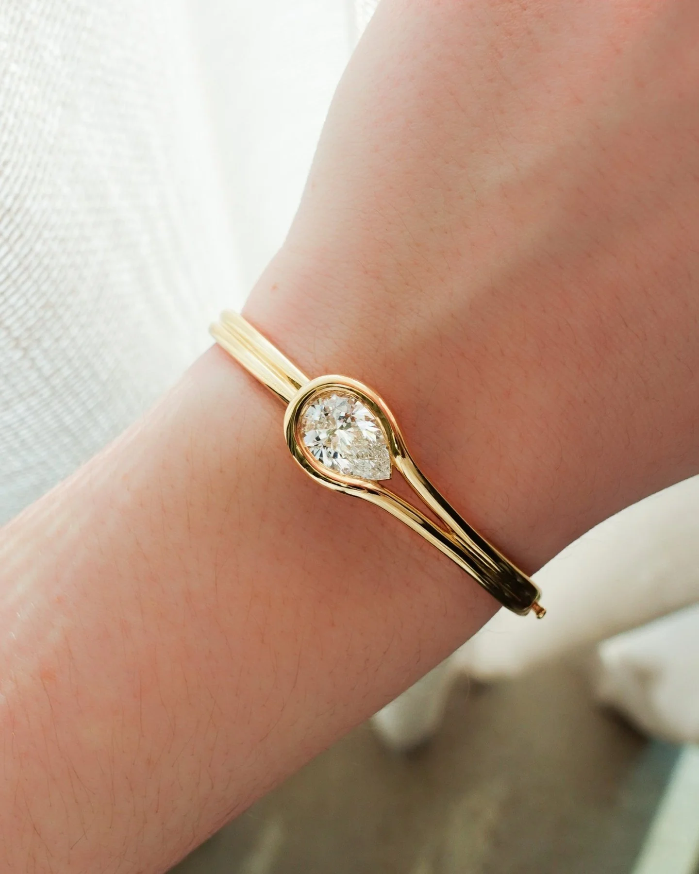 Lasso Bangle with Pear Cut Diamond - Image 3