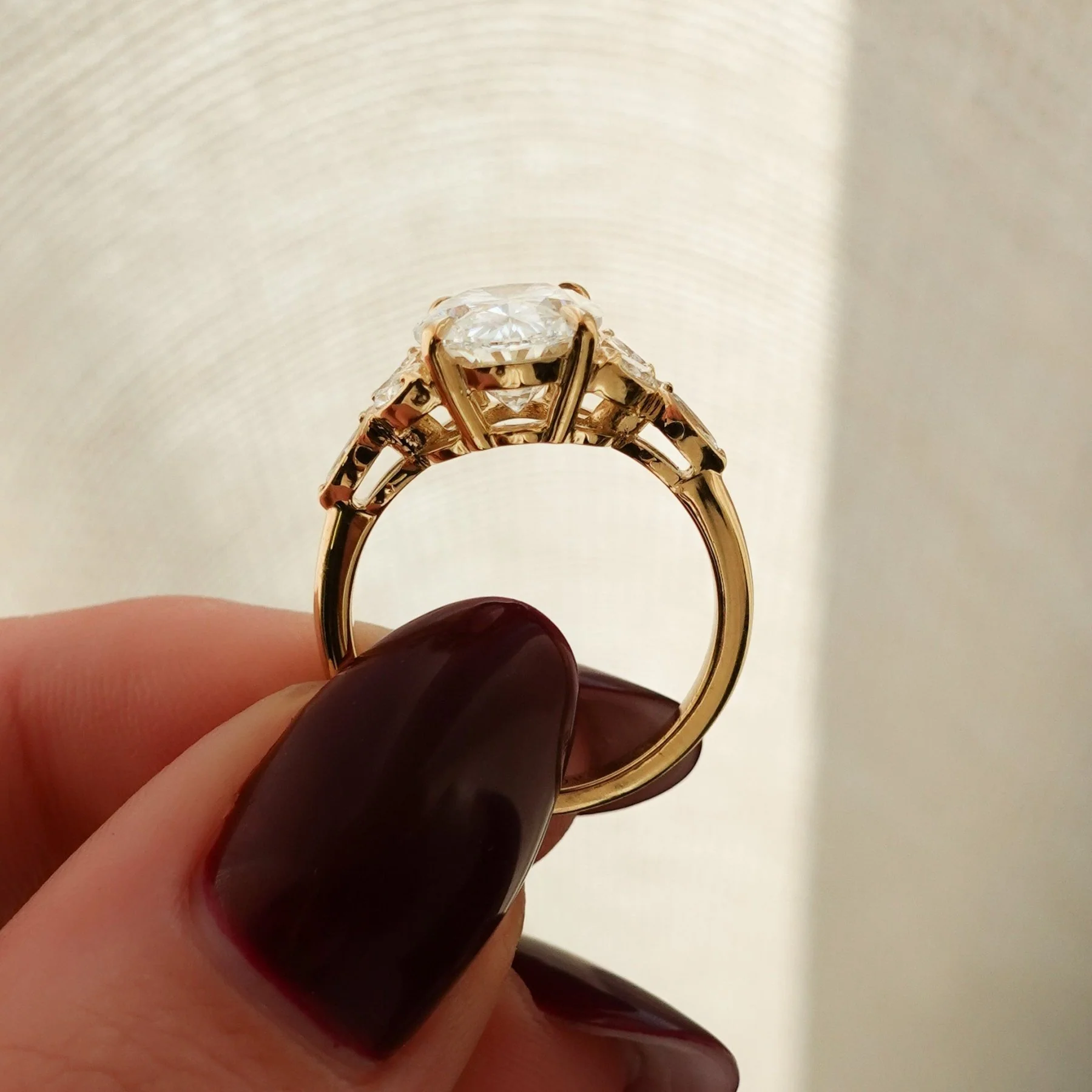 Laurel Engagement Ring With Oval Cut Diamond - Image 2
