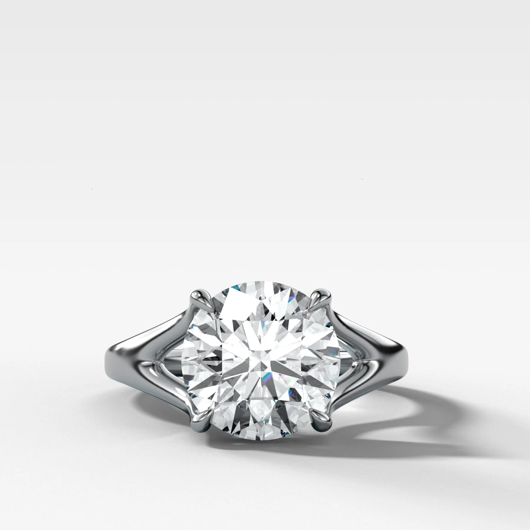 Split Shank Solitaire Engagement Ring with Round Cut Diamond - Image 3